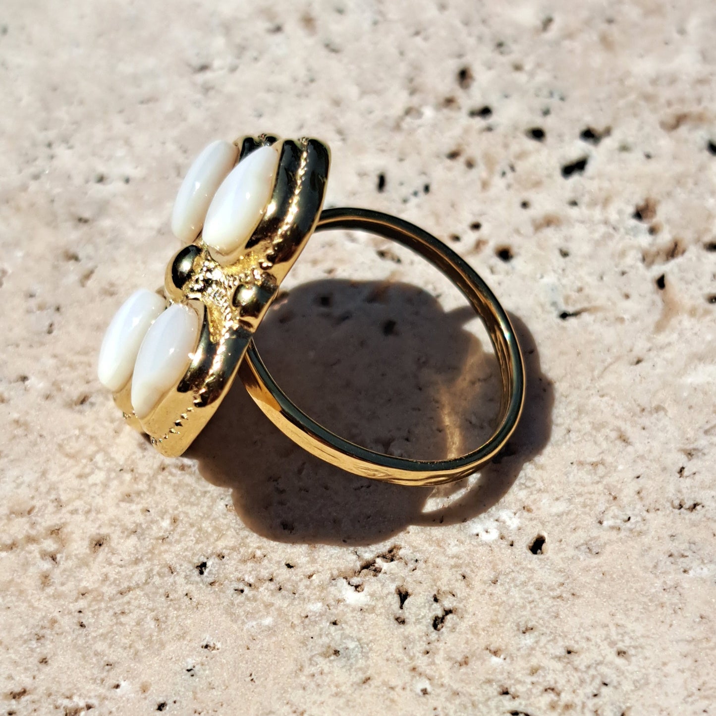 Bague Fleur en nacre