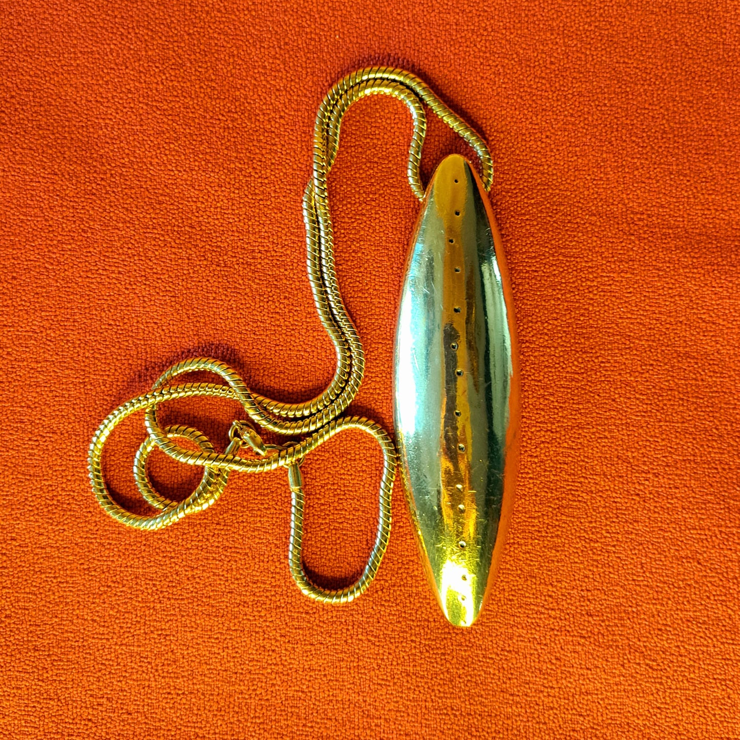 Vintage Collier avec pendentif ovale Gil d'Agena