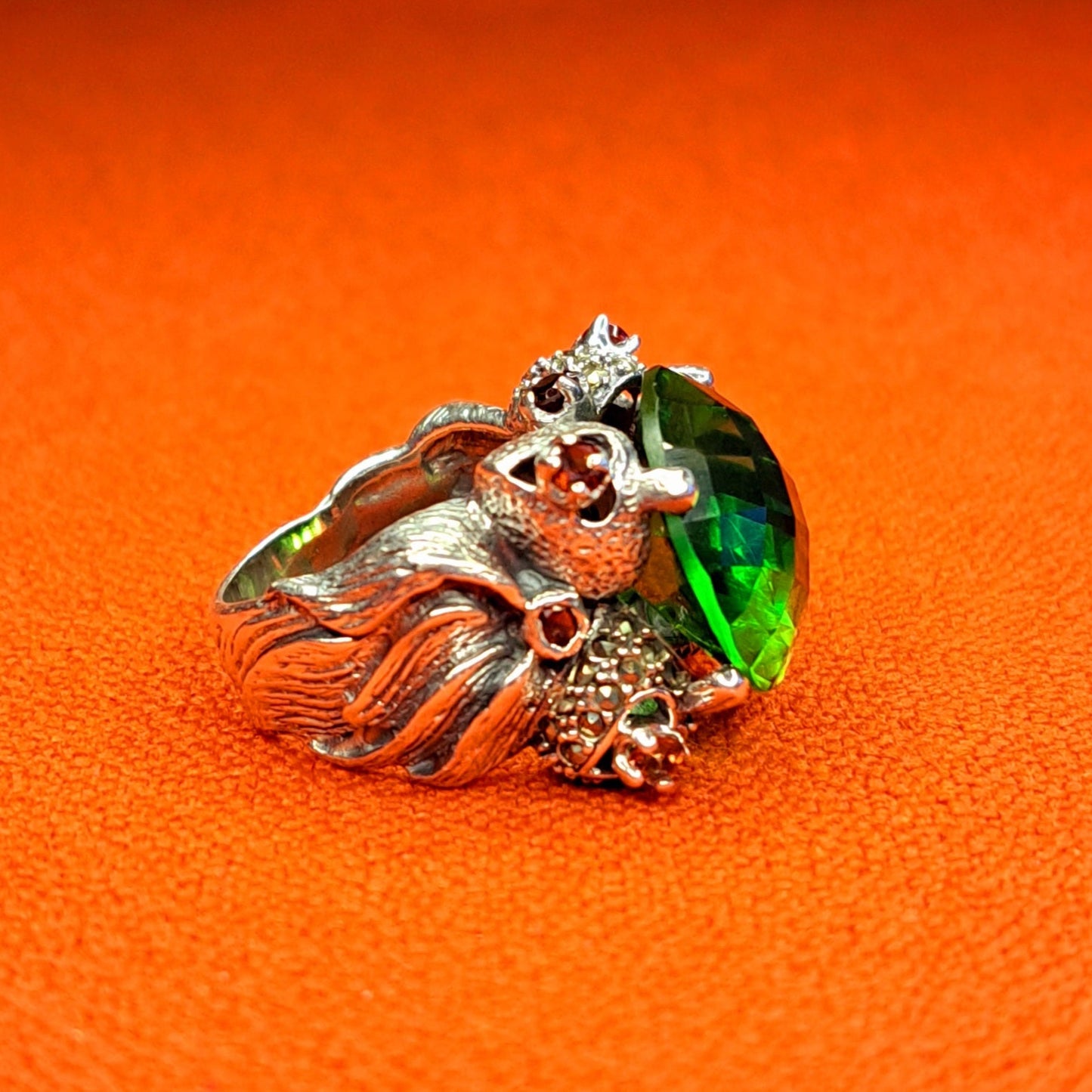 Vintage Bague en Argent 925 - Grosse Pierre Verte Facettée & Cœurs Orangés